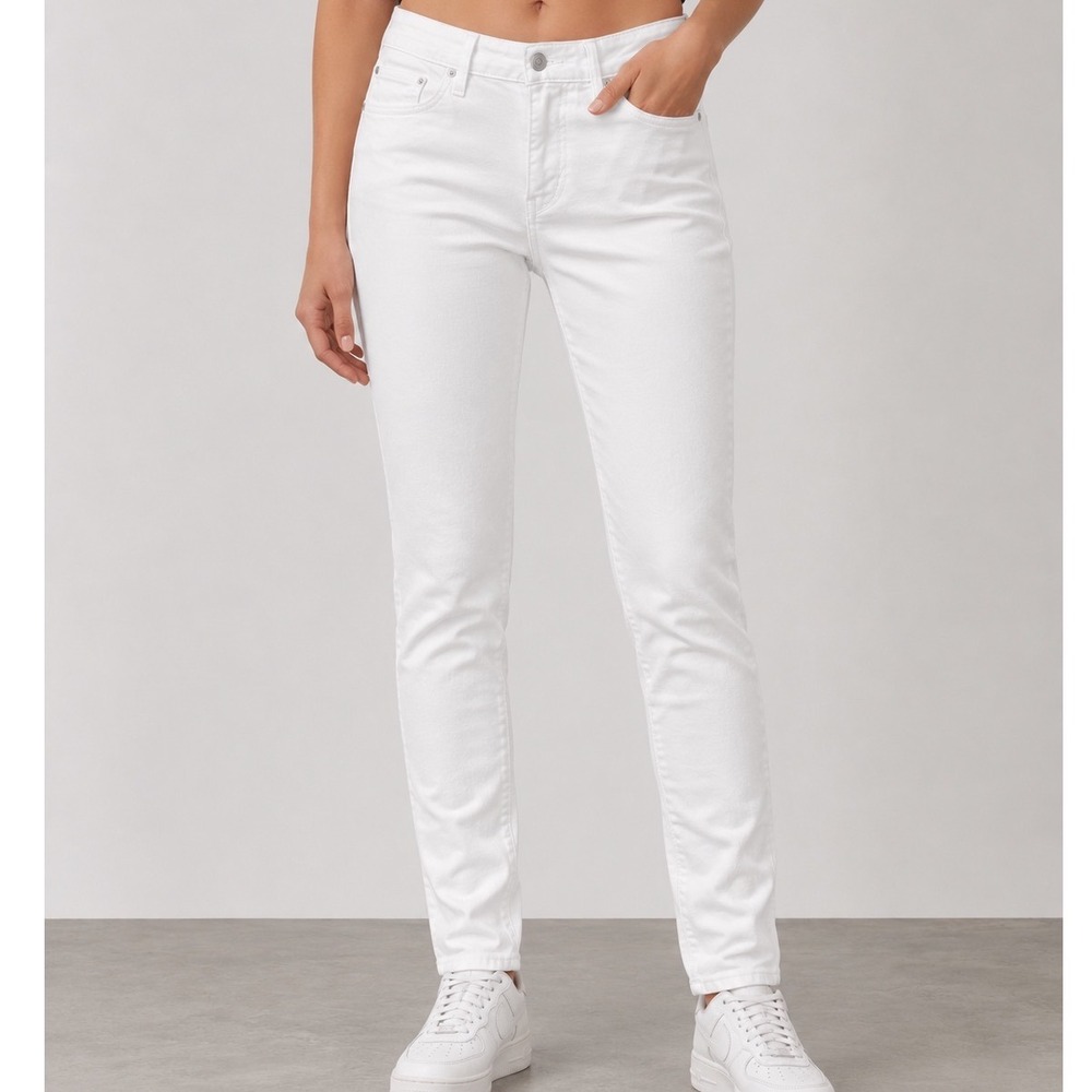 Levi's 711 Skinny Jeans Women 29 White Stretch Denim Slim Casual Minimalist